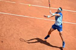 开云体育中国-欧洲网球队轻取意大利网球队，纳达尔完成帽子戏法