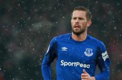 开云体育app-冰与火的碰撞，爱德华兹在新疆队对阵火箭的高压锅中完成蜕变