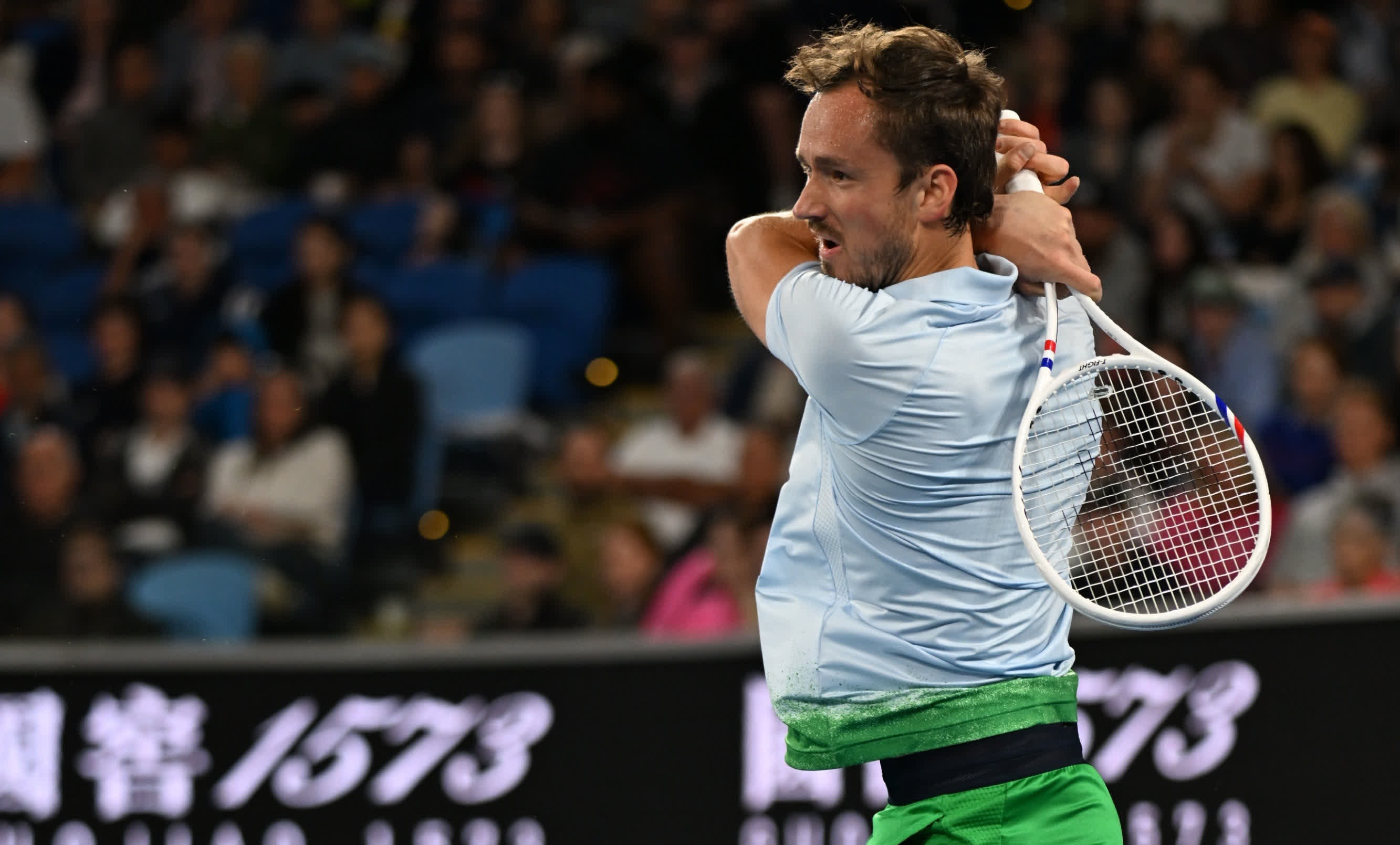 包含欧洲网球队绝杀德国网球队，梅德韦杰夫三分雨点燃全场的词条