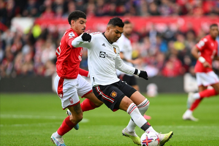 包含都灵客场告捷，继续保持不败的词条