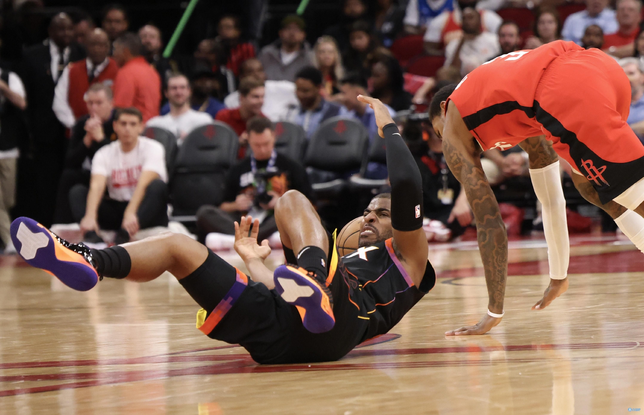 包含软菠菜客场不敌都灵，遭遇四连败的词条