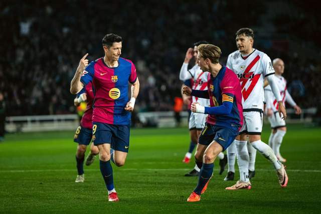 包含巴萨球员斗志昂扬，为团队拼尽全力的词条