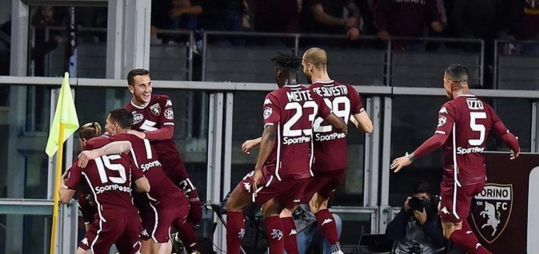 包含曼联逆转强敌，豪取关键胜利稳固前四的词条