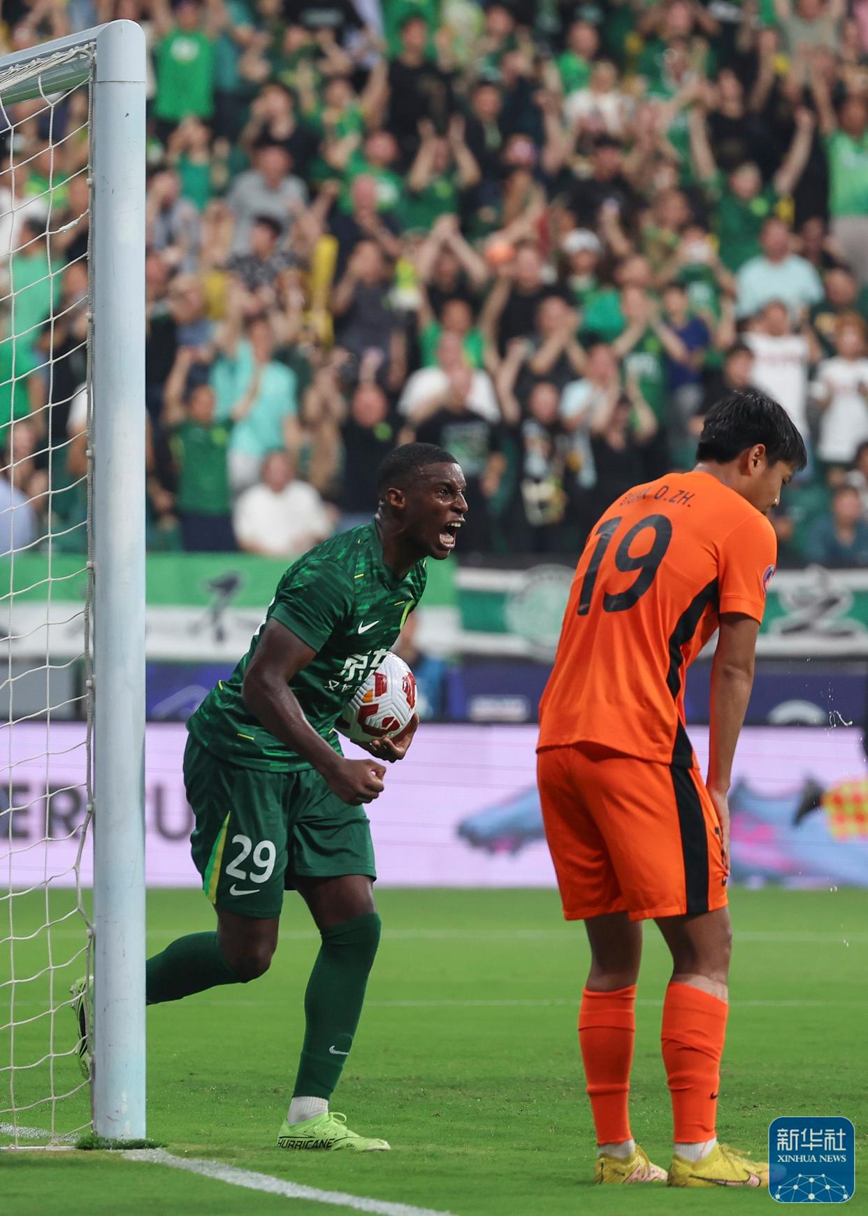 关于国安客场一球小胜富力，继续领跑积分榜的信息