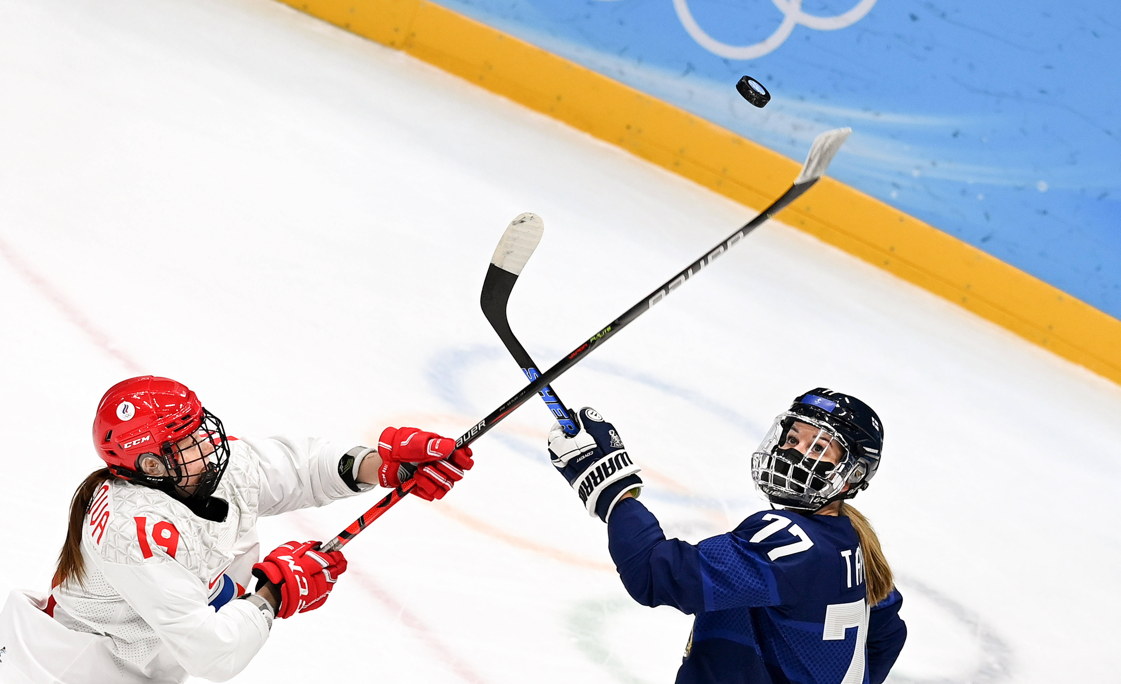 芬兰代表队在冰球女子比赛中赢得冠军的简单介绍