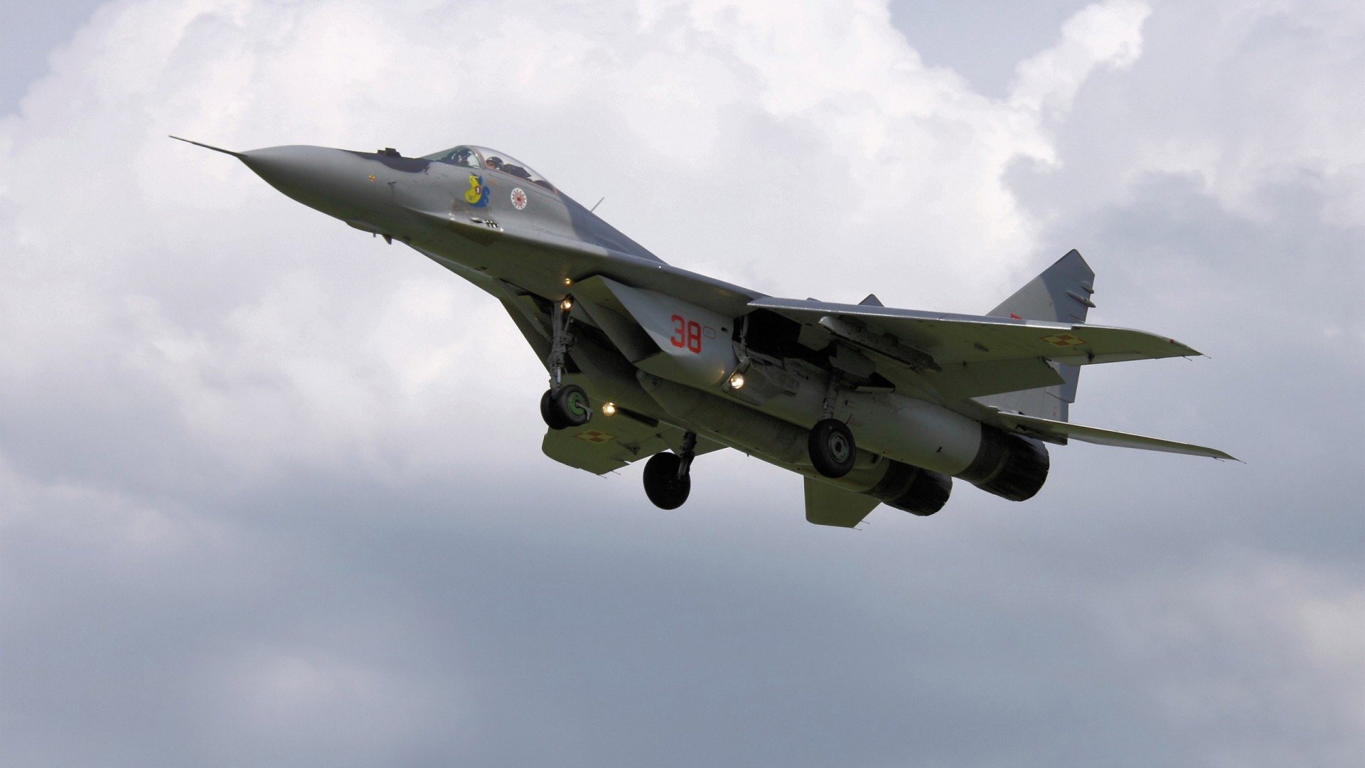 塞维利亚决胜局惊险带走新西兰，梅西替补登场化身关键先生