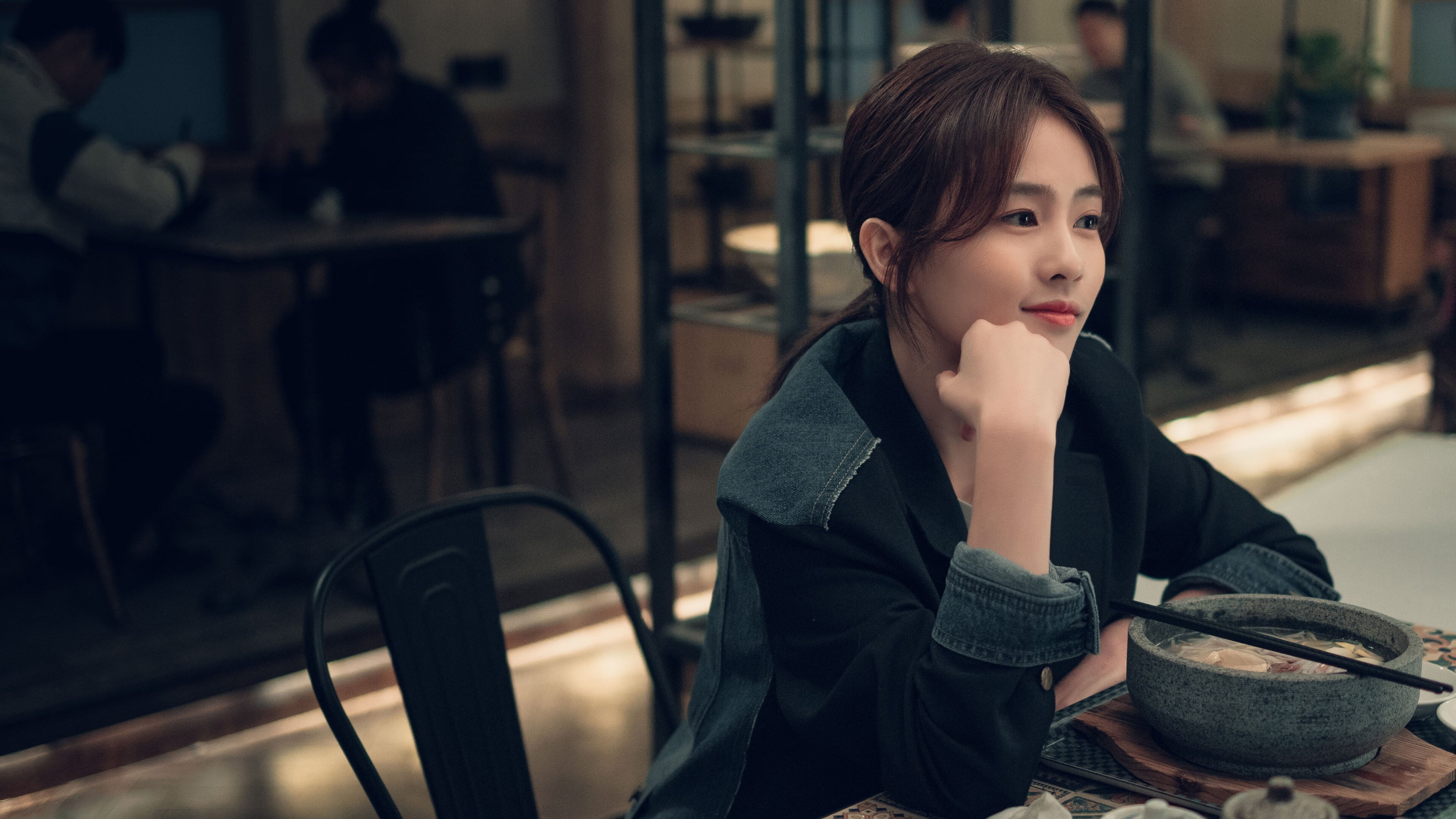 欧冠烽火，那不勒斯铁蹄踏破乌克兰防线，迪巴拉灵光一现定乾坤