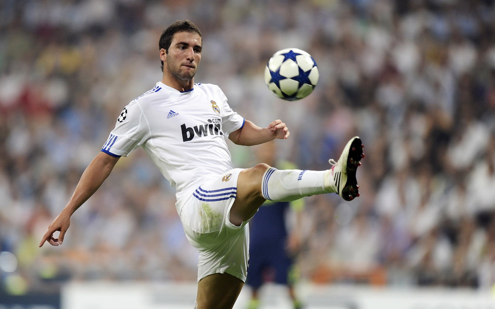 从布宜诺斯艾利斯到雅典，当梅西的阿根廷遇见孙兴慜的希腊神话