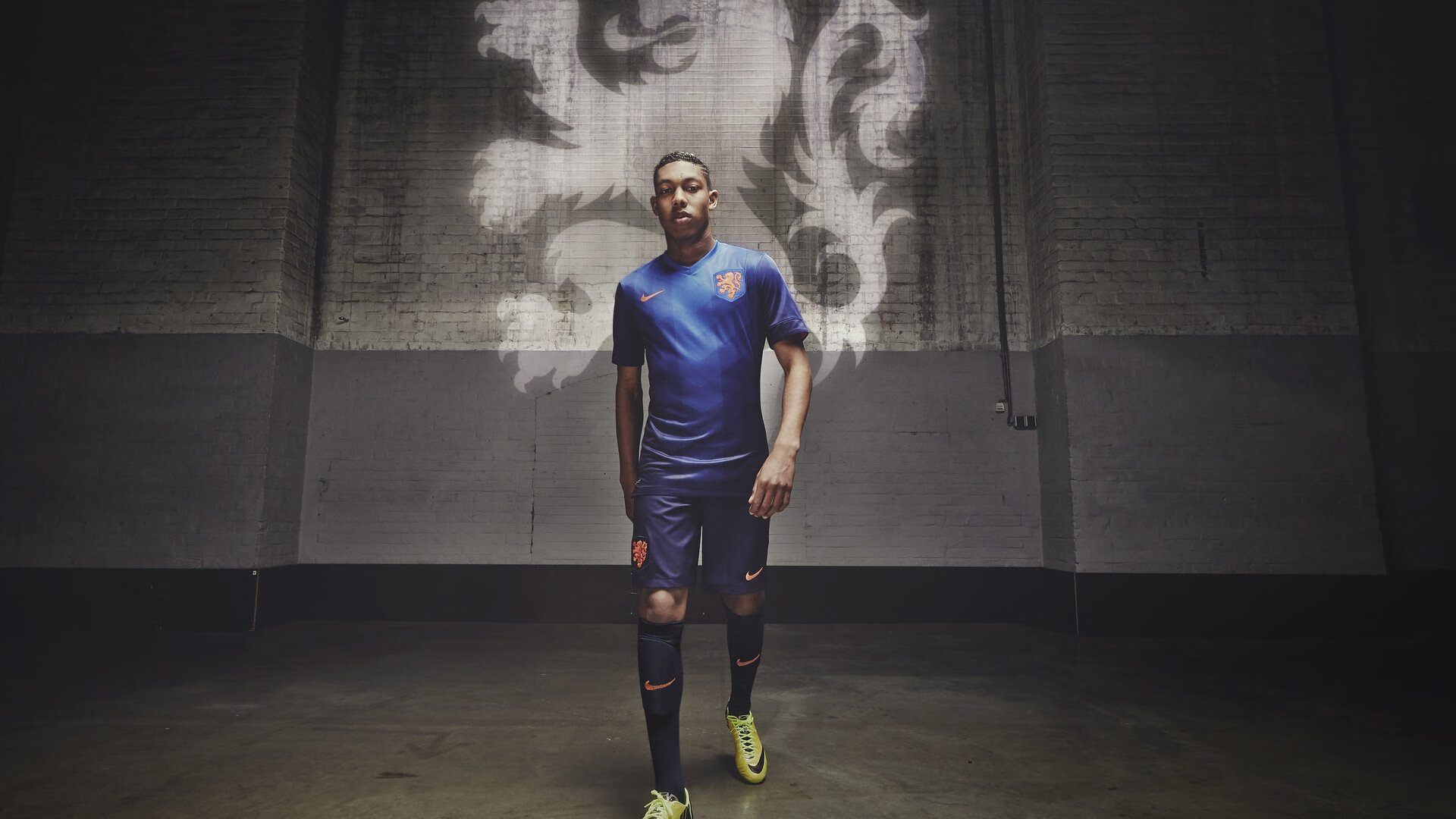 张继科跨界执教创奇迹，英格兰乒乓球队横扫韩国队背后的降维打击